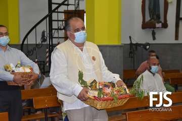 Repique de campanas, misa de romeros y ofrenda a la Virgen de las Nieves/TA y Francisco Javier Santana.